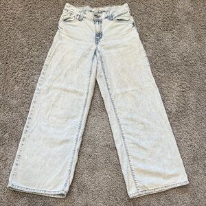Women's Wide Leg Levi Jeans